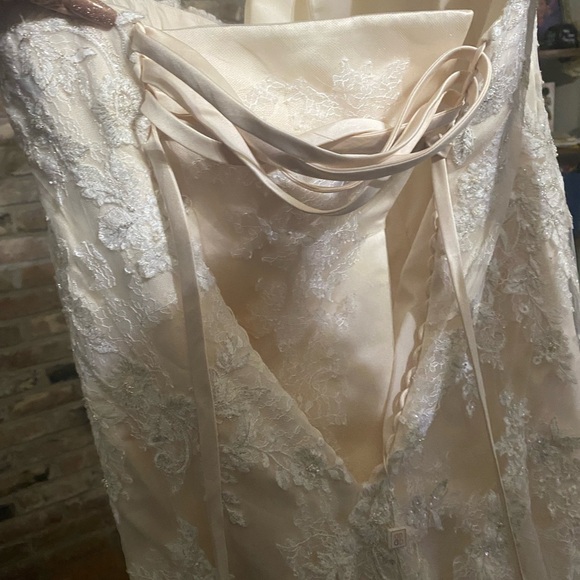 Wedding Dress for sale - Picture 6 of 7